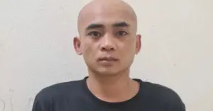 chủ tiệm sửa điện thoại rút tiền tài khoản khách