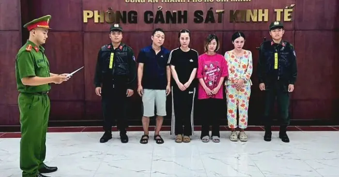 Nước hoa giả 10.000 chai bị thu giữ trong kho hàng ở TP.HCM