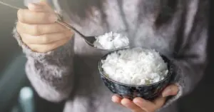 ăn sáng bằng cơm