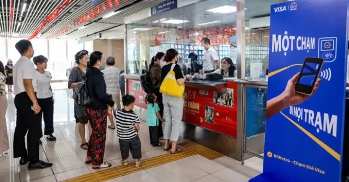 miễn phí xe buýt, tàu điện