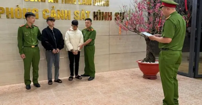 cướp giật tiệm vàng