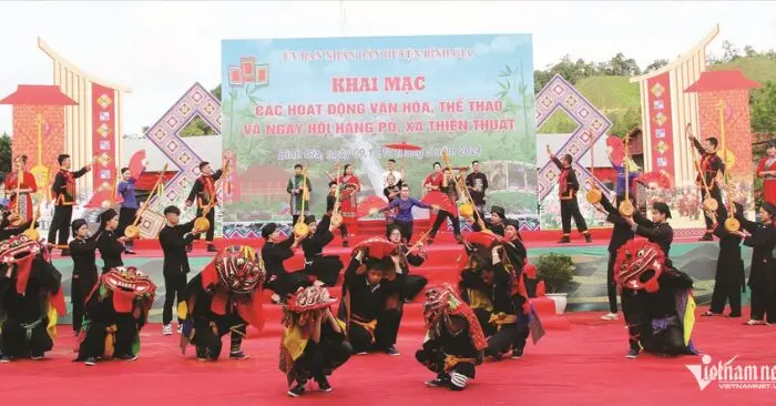 : múa sư tử mèo