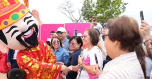 Du khách quốc tế “xông đất” Đà Nẵng