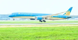 Sân bay Nội Bài và Tân Sơn Nhất