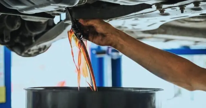 Sai lầm chăm sóc ô tô cần loại bỏ