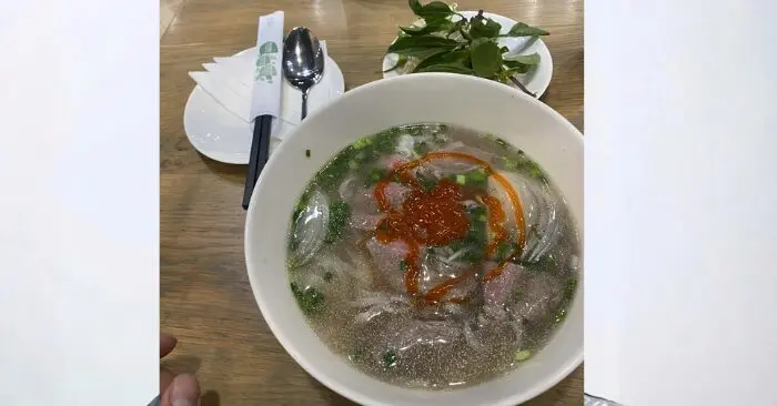 bát phở 346.000 đồng sân bay Cam Ranh