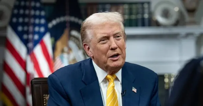 ông Trump ký đạo luật chi tiêu