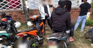 chạy xe vào rạp cưới né CSGT