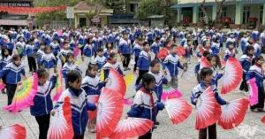 Đưa nghệ thuật dân gian vào trường học.
