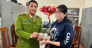 Một nữ du khách quốc tịch Mỹ