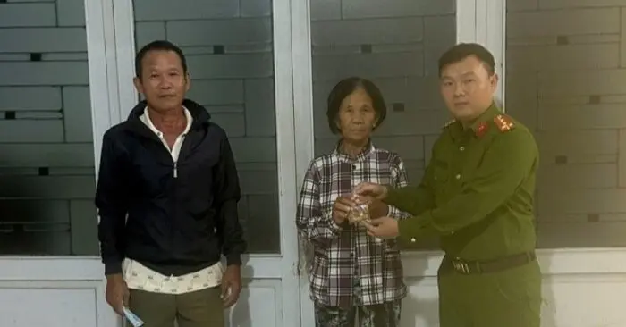 Trả lại 1,2 lượng vàng