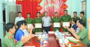 Khen thưởng nóng truy bắt cướp giật Cần Thơ