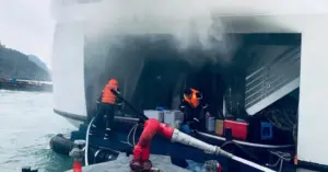 Cháy tàu du lịch Cát Bà