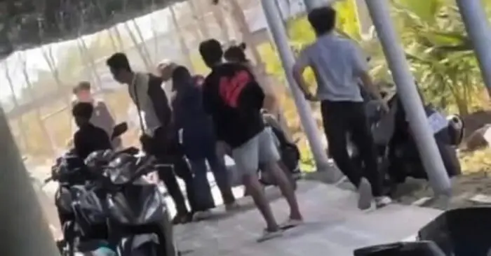 Bé gái 11 tuổi bị thương nặng
