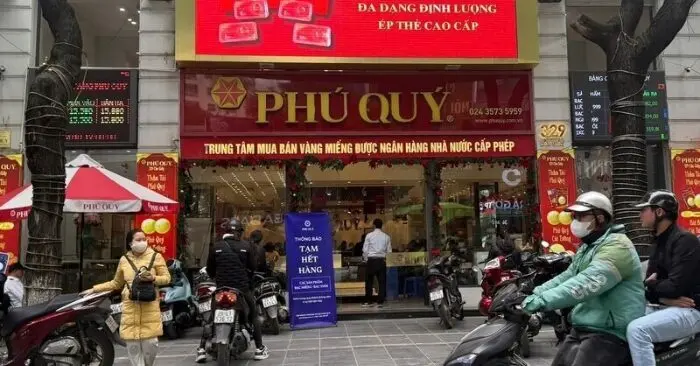 Giá bạc lao dốc hơn 40%