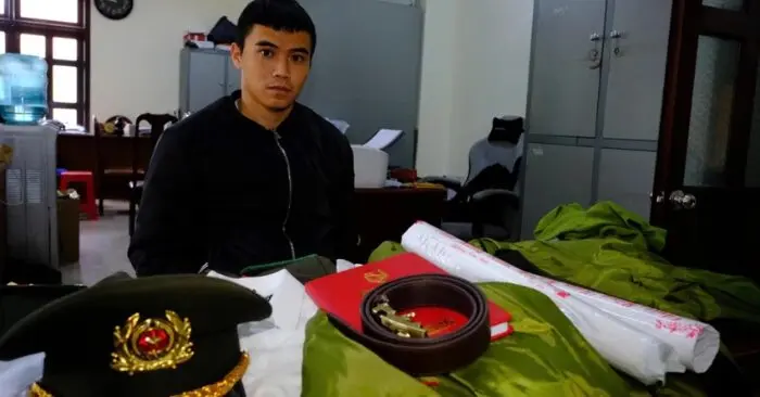 giả danh công an lừa đảo rượu ngoại