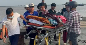 thuyền trưởng nghi đột quỵ trên biển