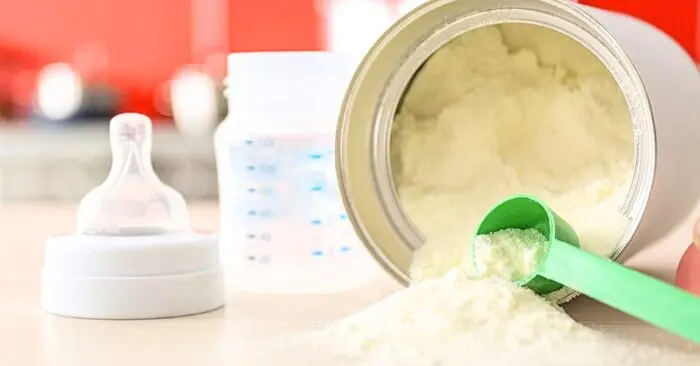 Sữa công thức chứa kim loại nặng: Cảnh báo đỏ từ thị trường Mỹ