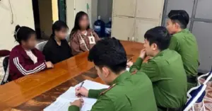 3 thiếu niên