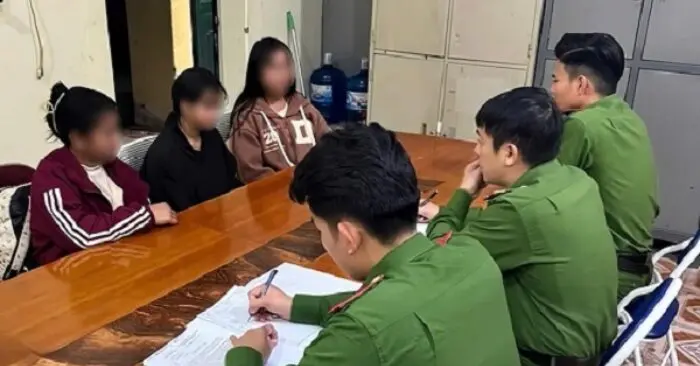 3 thiếu niên