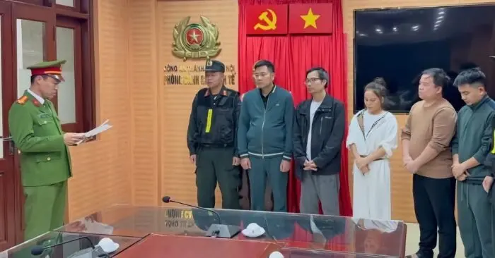 lừa đảo tiền số FTXF