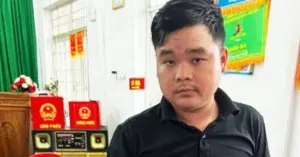 giật dây chuyền vàng
