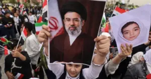 Mojtaba Khamenei trả nợ máu