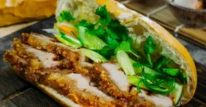 ngộ độc sau ăn bánh mì heo quay