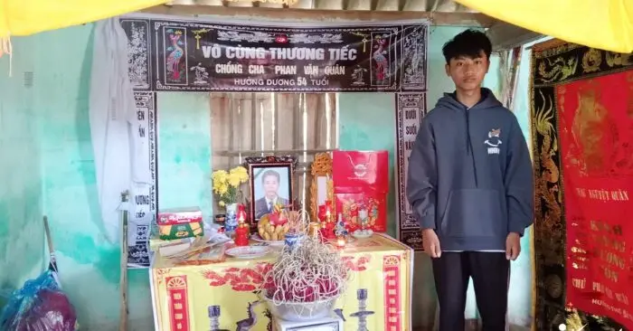 Cậu bé 17 tuổi