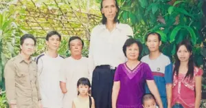 Người đàn ông cao 2,28m