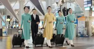 hàng không Việt tuyển tiếp viên