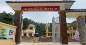 nữ sinh lớp 8 bị bắt vợ