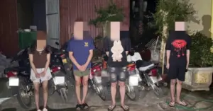 thanh thiếu niên lạng lách ban đêm