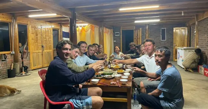 Cô gái Sa Pa nói tiếng Anh như gió