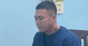 Nữ shipper