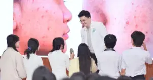 Nặn mụn