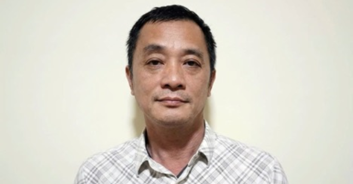 Cán bộ hải quan