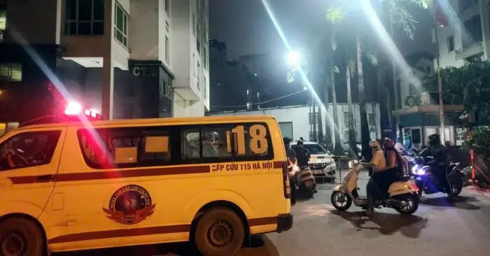 Nam thanh niên rơi từ tầng thượng chung cư ở Hà Nội