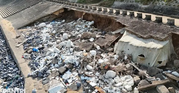 Sạt lở nghiêm trọng tại bờ kè