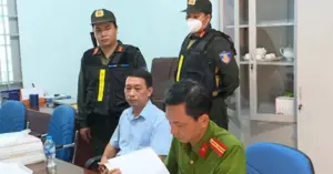 Cựu giám đốc hối lộ 1 tỷ đồng