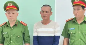 Mẹ bị thương do can ngăn đánh ghen tại quán nước ở Đắk Lắk. Con trai bức xúc đã đánh người gây thương tích 60% và bị khởi tố.