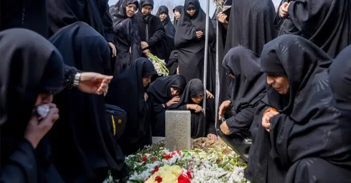 Iran rải thủy lôi eo biển Hormuz