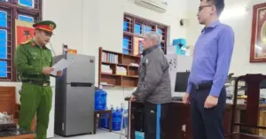 Bán đất trái phép