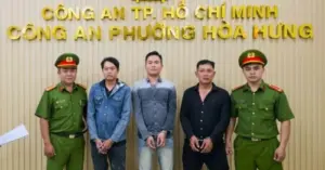 đập phá quán cơm