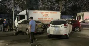 tai nạn liên hoàn Nguyễn Chánh Hà Nội