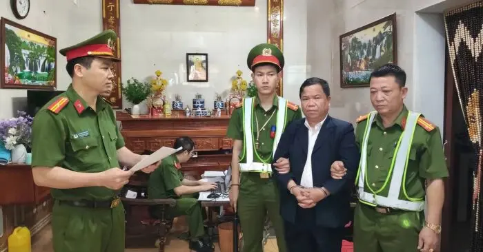 giả danh luật sư lừa đảo