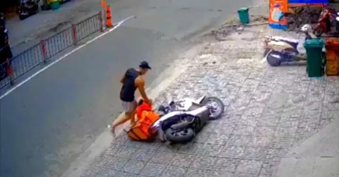 nữ shipper bị hành hung