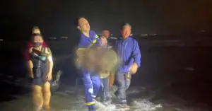 hai cháu bé