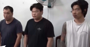 bàn giao 3 đối tượng truy nã