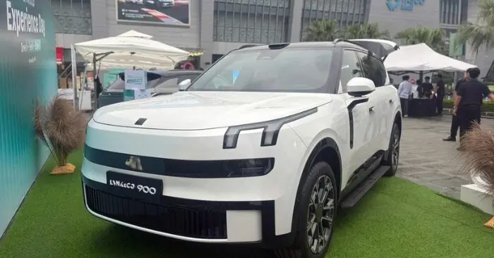 Xe hybrid cắm sạc